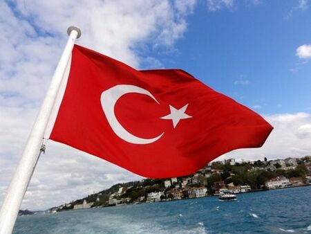 Битката за Истанбул: 49 кандидат-кметове влизат в изборната надпревара