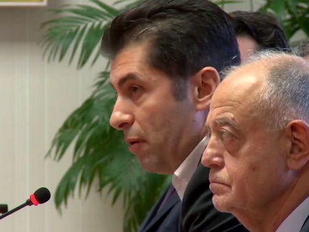 Президентът Румен Радев строи като свои ученици лидерите на ПП ДБ