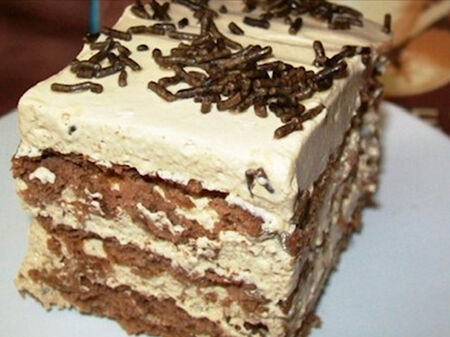 Торта Нескафе ще ви завладее, толкова е лека, сочна и освежаваща!
