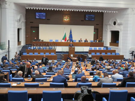 Желязков свика извънредно заседание на НС за клетва на кабинета „Главчев“