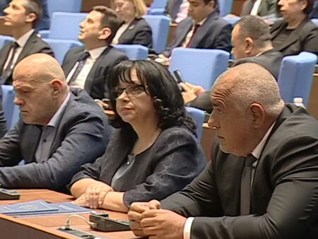 Председателят на Народното събрание Росен Желязков свика извънредно заседание на