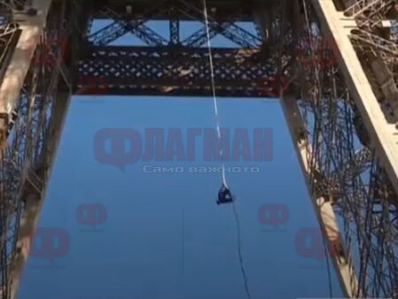 Шампионка се изкачи с въже до втория етаж на Айфеловата кула за 18 минути