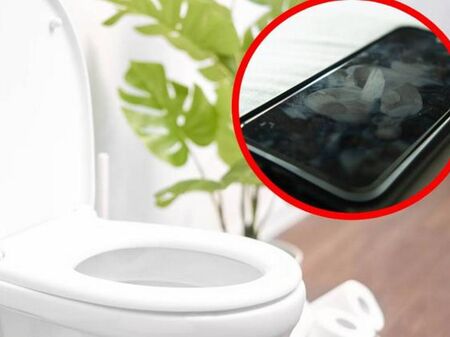 Телефонът ни е по-мръсен от тоалетната