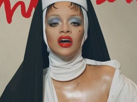 Тази певица се показа като разголена монахиня, обвиниха я, че се подиграва с религията