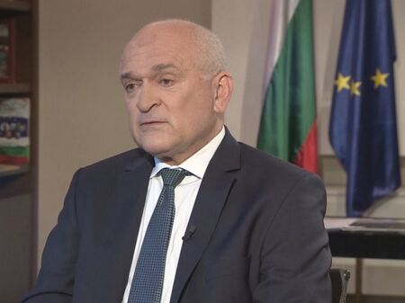 Сега отговорност за българската външна политика носи този който не