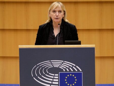 Елена Йончева с номинация за евродепутат от ДПС-Благоевград, тя е прие като признание