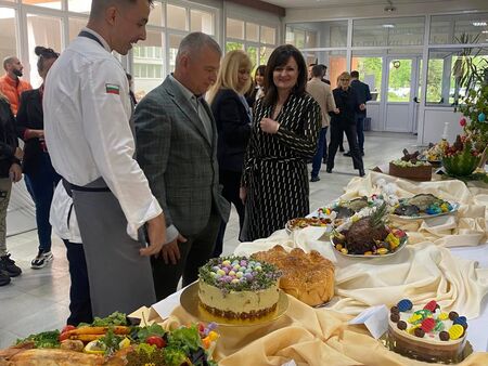 От следващата учебна година в Колежа се разкриват три нови