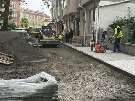 Община Бургас ще продължи да павира улиците в историческия център на града