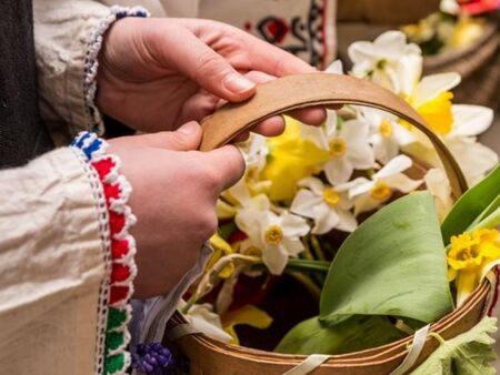 Съпругата на Пламен Бобоков блесна в галерията на Ники Младжов (СНИМКИ)