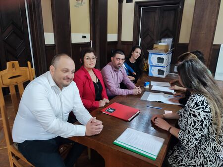 „Възраждане“ – Бургас регистрира листата за парламентарните избори