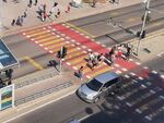 Ученичка от Бургас реши да премине на червен светофар , попадна в болница