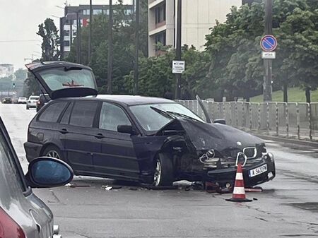 Няма данни за състоянието на шофьорите и пътниците в колите