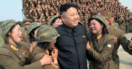 Девици от Отряд на удоволствията забавляват урода Ким Чен Ун