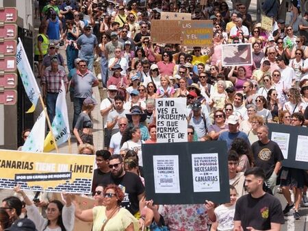 На Канарските острови имаше големи протести срещу туристите