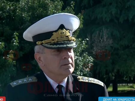 Той уверява че българската армия не е статична и стои