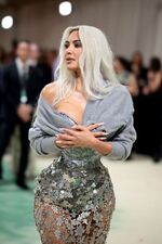 Тайната на тънката талия на Ким Кардашиян на Met Gala