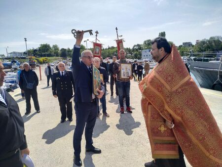 Съпругата на Пламен Бобоков блесна в галерията на Ники Младжов (СНИМКИ)