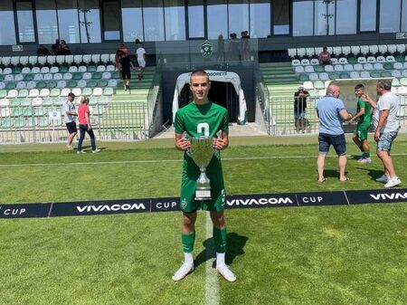 Италиански клуб покани футболен талант от Бургас, кадър на Спортното училище