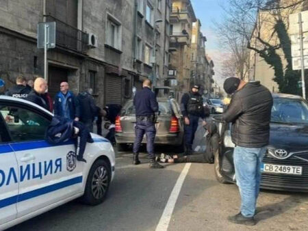 Съпругата на Пламен Бобоков блесна в галерията на Ники Младжов (СНИМКИ)