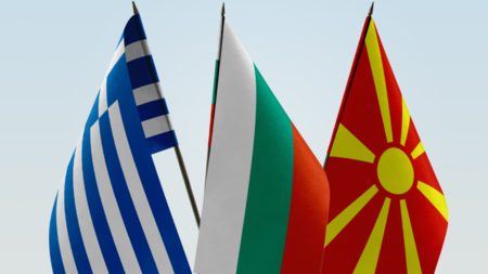 Изданията в сграната цитират различни изказвания на гръцки предстаители Медиите