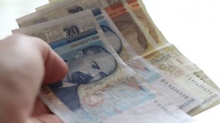 Те ще работят заедно с комисията по избор на изпълнител