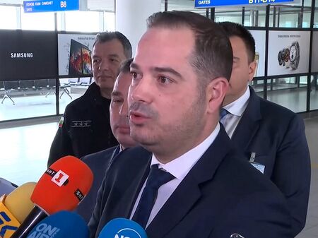 Във връзка с мигрантския натиск министър Калин Стоянов посочи че