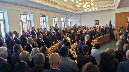 Скандалът започна след като преди дни собственикът им обяви че