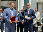 Исторически ден за Приморско! Министър Стоянов предаде на кмета Гайков документа за 14 дка терен (СНИМКИ)