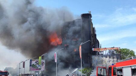 Съпругата на Пламен Бобоков блесна в галерията на Ники Младжов (СНИМКИ)