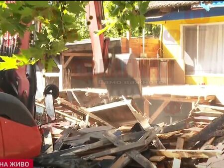 От Община Царево обявиха че събарянето ще продължи до 1