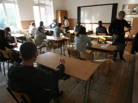 Вижте още фрапиращи изцепки на зрелостниците  Преподавателите всяка година събират