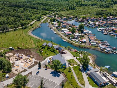 Съпругата на Пламен Бобоков блесна в галерията на Ники Младжов (СНИМКИ)