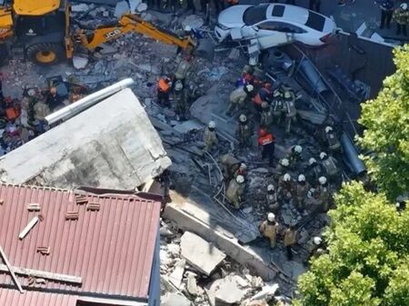Нов ужас в Истанбул, жилищна сграда се срути