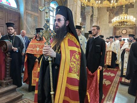 Сливенският митрополит поздрави бургаските миряни, призова за единство и мир в първата си служба (ВИДЕО)