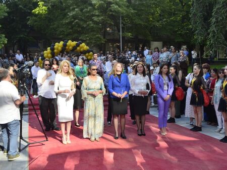 Утре Маргарита Петкова представя премиерно новата си книга „Тъй рече Виктор“ в Бургас