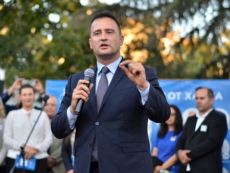 Ще бъдат осветени и междублоковите пространства в Бургас, моя задача е да стане бързо, категоричен е Жечо Станков
