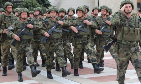 Съпругата на Пламен Бобоков блесна в галерията на Ники Младжов (СНИМКИ)