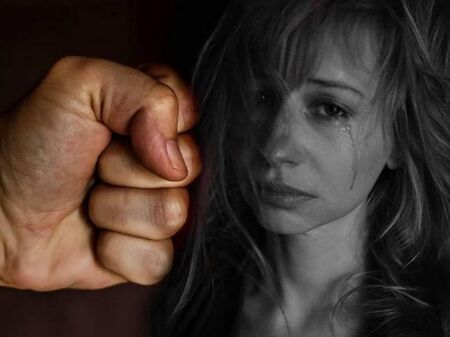 Пребиха брутално момиче в училищен двор