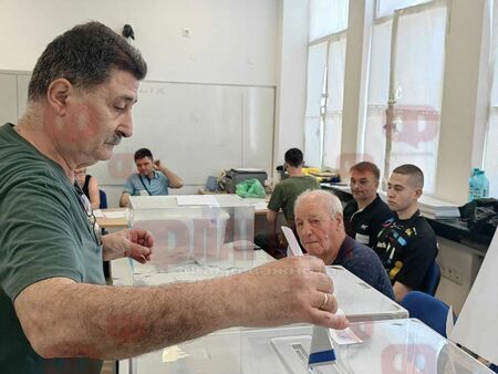 Говорителят на ЦИК Росица Матева обяви че и вторият абдикирал председател