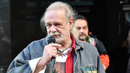 Евгений Дайнов избухна: Българите винаги са искали да живеят като животни