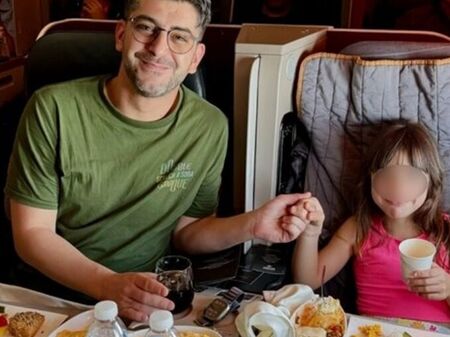 Този български инфлуенсър си поръча чипс от кокоши крака в Южна Корея