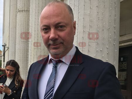 Росен Желязков се отказа от мястото си в ЕП