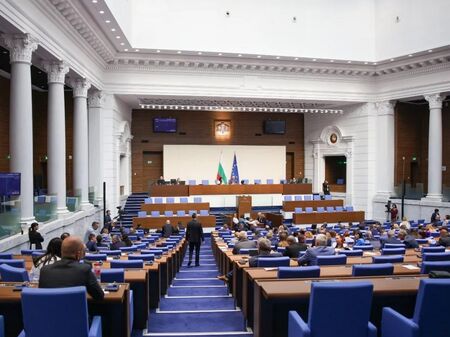 Не всеки иска да бъде депутат - защо знакови лица отказват да влязат в НС?