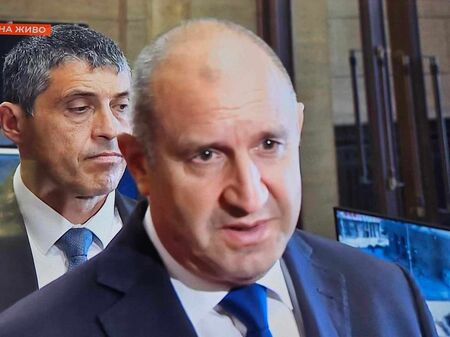Румен Радев без слово към 50-ото НС, а в кулоарите: Всичко е изговорено, време е за действия! Ще бъде трудно