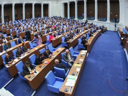 ГЕРБ-СДС ще разчита за кабинет на отцепници от "Величие" и БСП