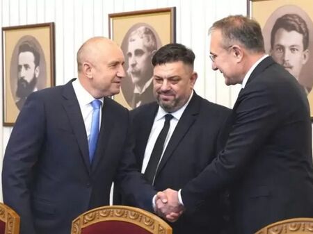 И БСП поиска от Радев третия мандат, обявиха се за балансьори