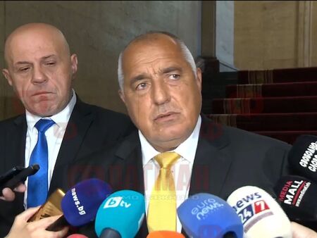 Бойко Борисов призна, че дори да мине в парламента, кабинетът „Желязков“ ще има кратък живот
