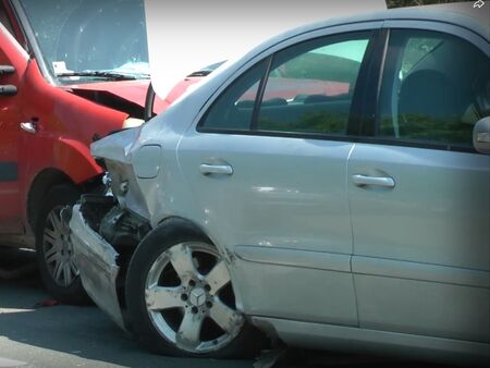 19 годишна жена предизвика тройна катастрофа в Созопол с Мини купъра