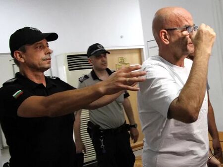 Източване на 13 бона от НЗОК, двамата лекари вече са задържани