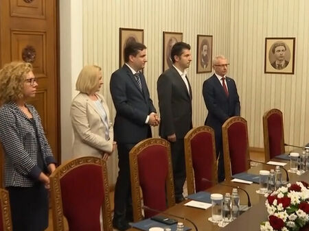 ПП-ДБ поискаха време от президента, той: А имате ли мнозинство за кабинет